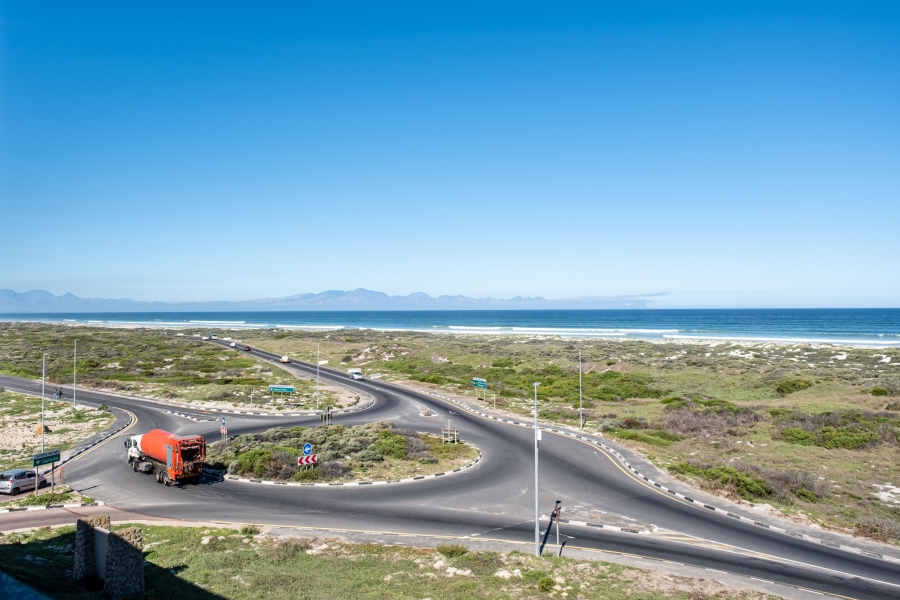 To Let 1 Bedroom Property for Rent in Muizenberg Western Cape